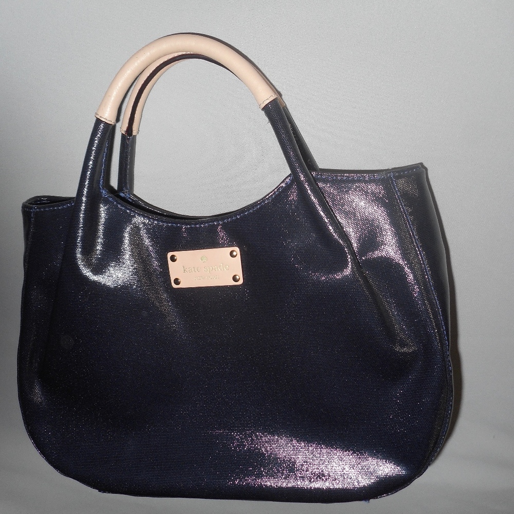 gorgeous Navy & Creme Kate Spade bag